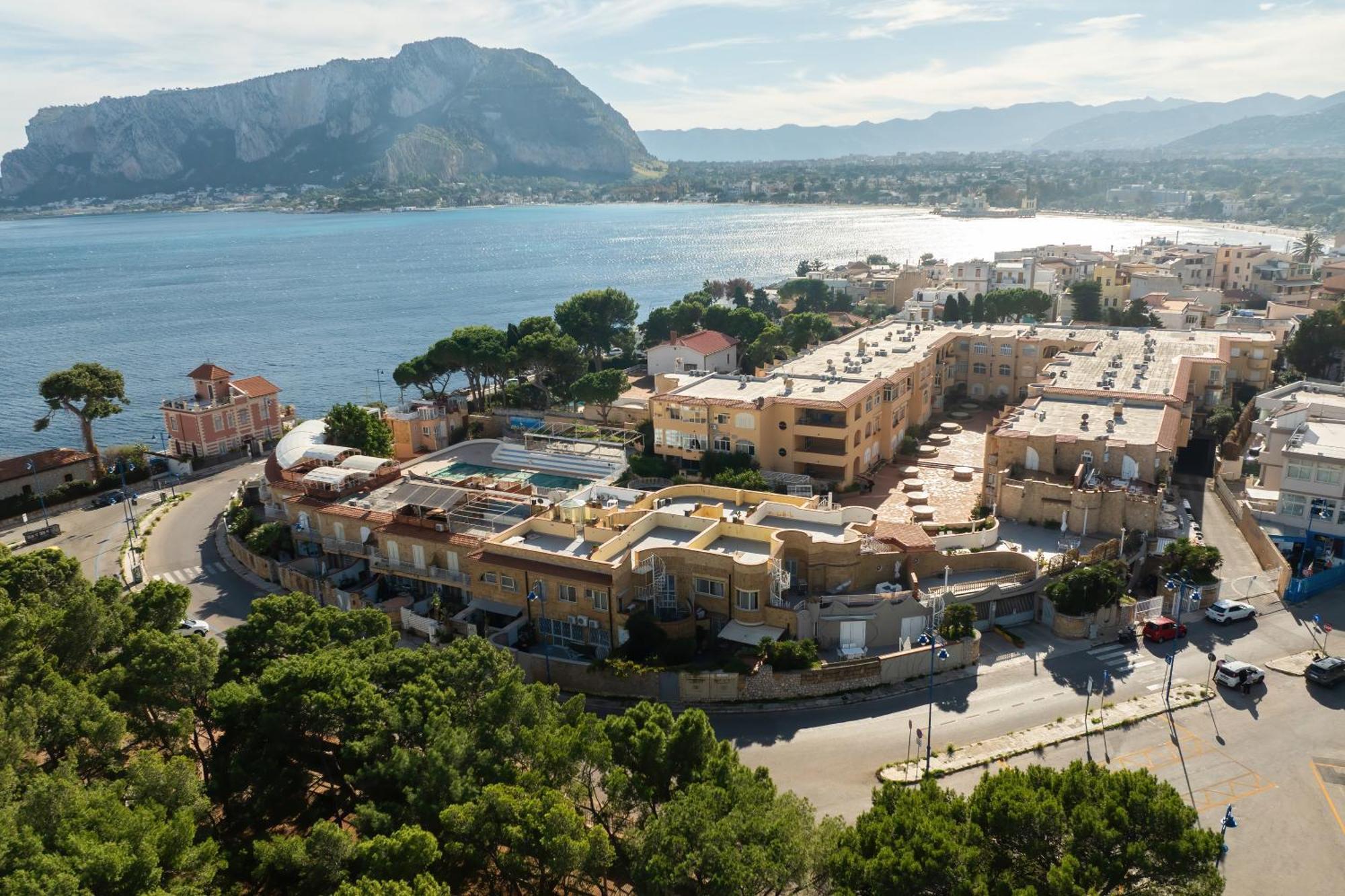 Medea Mondello Holiday Exteriör bild